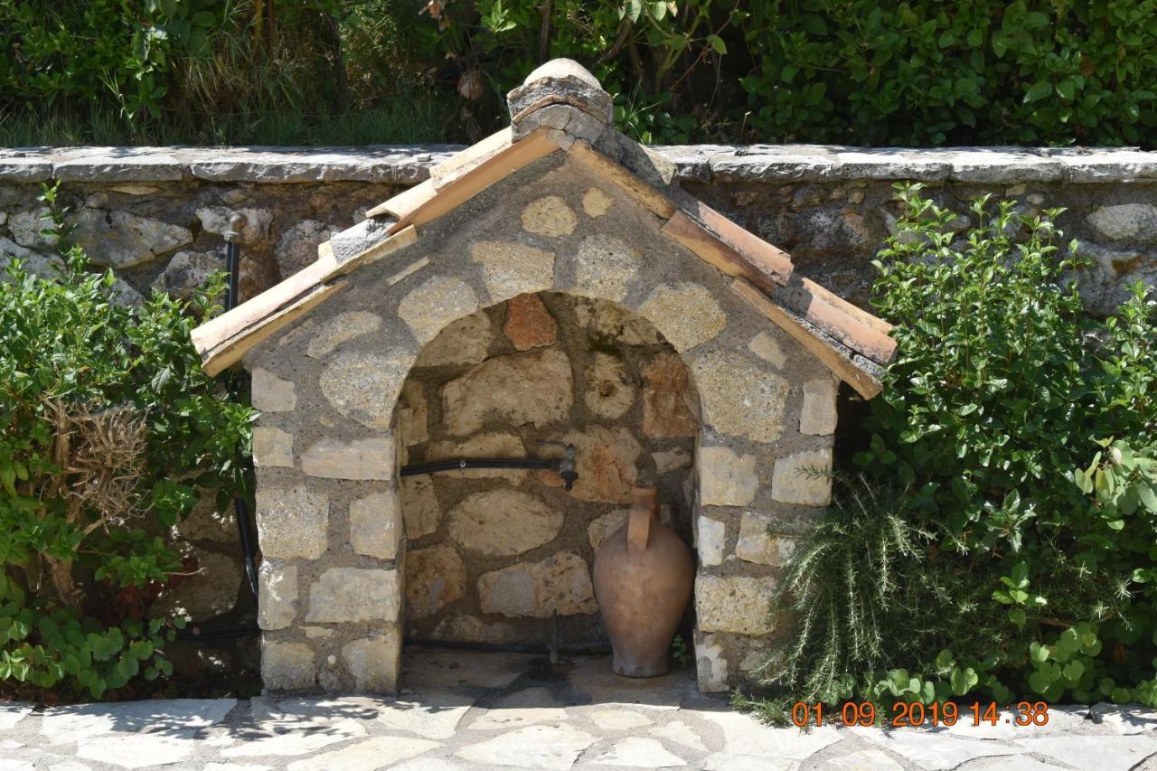 Estate Dafnopanagia Villa Magda Asprogerakata Exterior foto